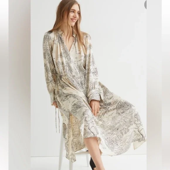 H&M Oversized dress with drawstrings - Picture 3 of 4